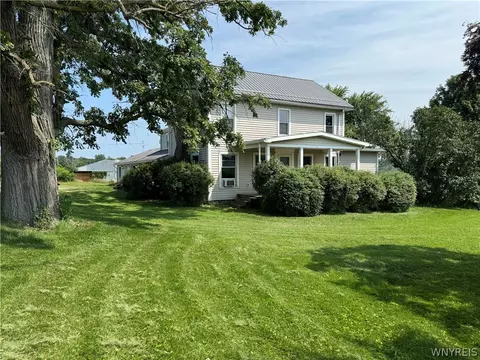 2371 Telephone Rd, Le Roy, NY 14482