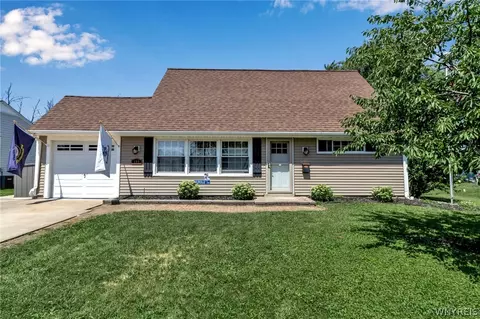 190 Marilyn Dr, Grand Island, NY 14072