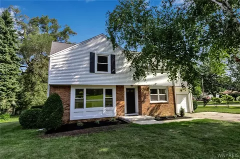 931 Hillside Dr, Lewiston, NY 14092