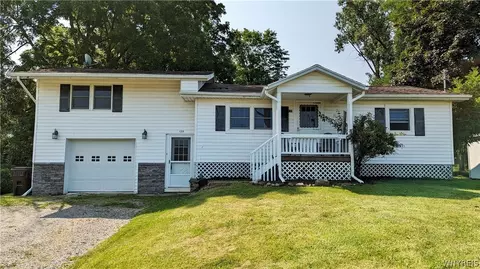 125 Chapel St, Mount Morris, NY 14510