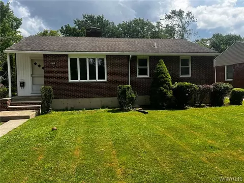 1169 Oak Pl, Niagara Falls, NY 14304