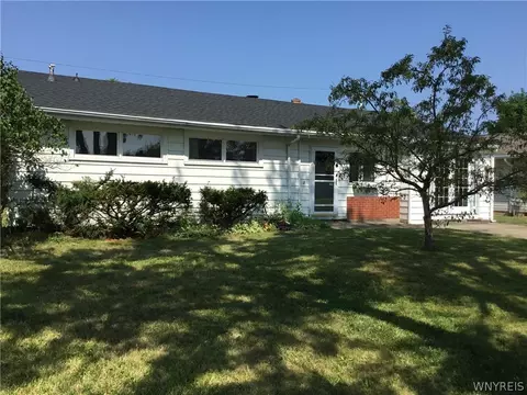 333 Green Acres Rd, Tonawanda, NY 14150