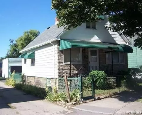 1718 Hyde Park Blvd, Niagara Falls, NY 14305