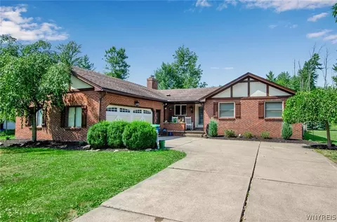 19 Misty Ln, East Amherst, NY 14051