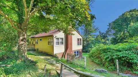 2275 Gowanda Zoar Rd, Gowanda, NY 14070