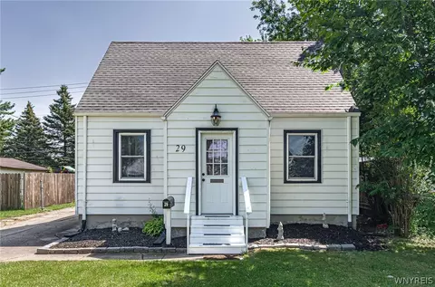 29 Eastland Pkwy, Cheektowaga, NY 14225