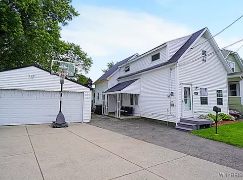 587 Broad St, Tonawanda, NY 14150