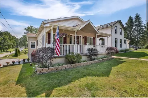 423 Two Rod Rd, Alden, NY 14004