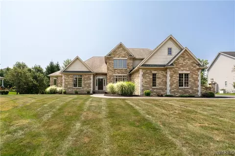 9 Mourning Dove Ct, Orchard Park, NY 14127