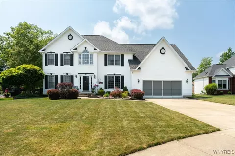 23 Cambridge Ct, Lancaster, NY 14086