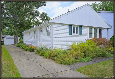 63 Charlestown Rd, Amherst, NY 14226