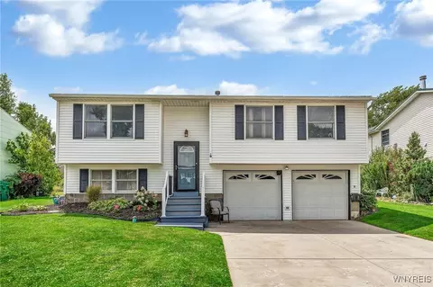 29 Forestal Dr, Hamburg, NY 14075