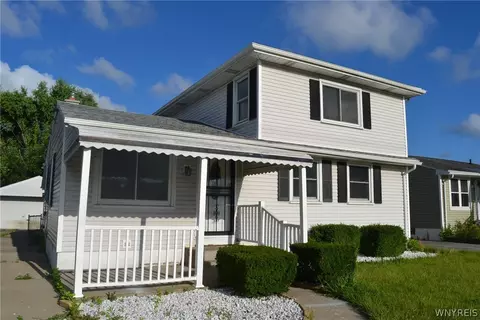 36 Crescent Ct, Cheektowaga, NY 14225