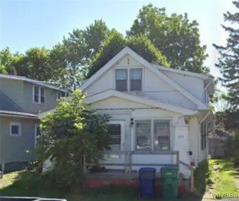 245 74th St, Niagara Falls, NY 14304