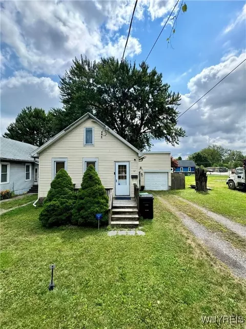 12 Edward St, Tonawanda, NY 14150