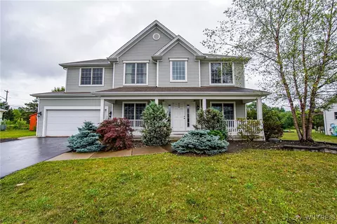 2387 Hobblebush Ln, Lake View, NY 14085