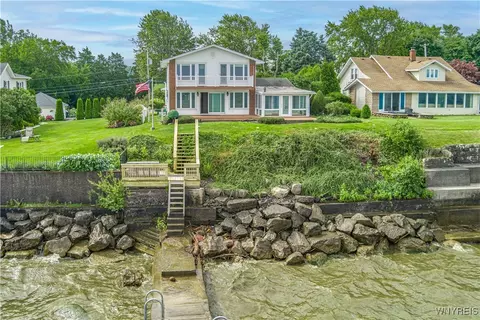 5651 West Blf, Burt, NY 14028 photo 7