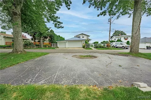 5651 West Blf, Burt, NY 14028 photo 45