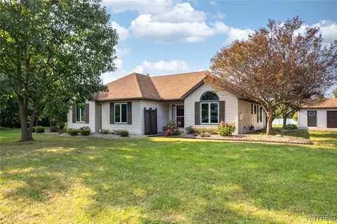 3344 Angle Rd, Orchard Park, NY 14127