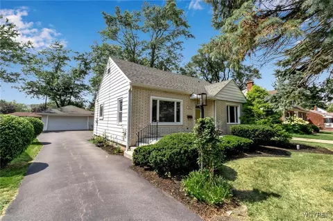 223 S Forest Rd, Amherst, NY 14221