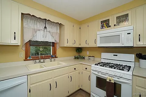 2471 Hess Rd, Appleton, NY 14008 photo 8