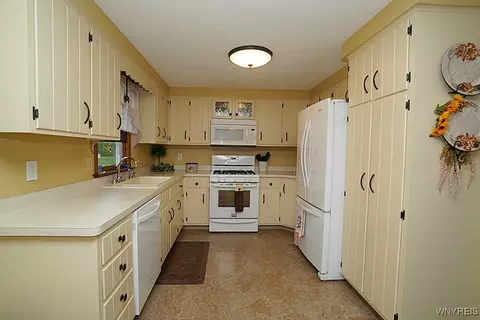 2471 Hess Rd, Appleton, NY 14008 photo 7