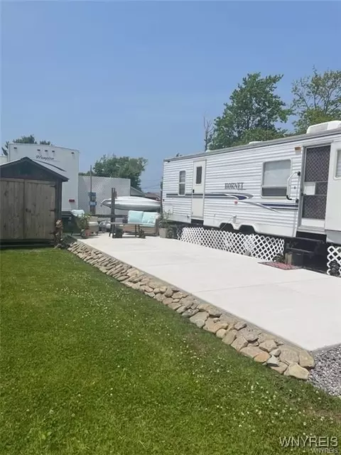 9456 Lakeshore #109, Evans, NY 14006