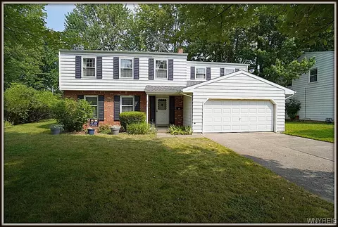 42 Chestnut Hill Ln, Amherst, NY 14221