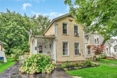 290 Locust St, Lockport, NY 14094