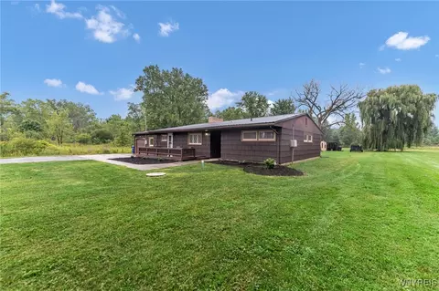 1162 Pletcher Rd, Youngstown, NY 14174
