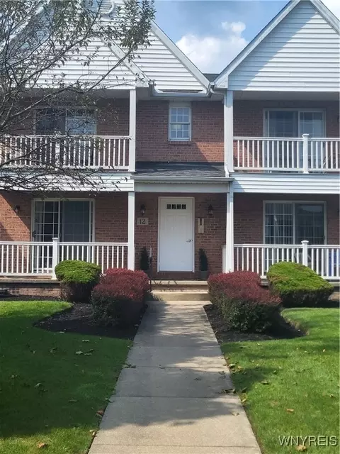 12 Georgian Ln #C, Amherst, NY 14221