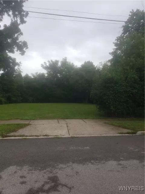 20 Franklin St, Lancaster, NY 14086