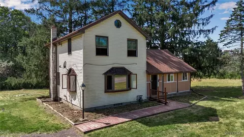 7660 Center Rd, Colden, NY 14033