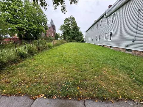 23 Clay St, Buffalo, NY 14207