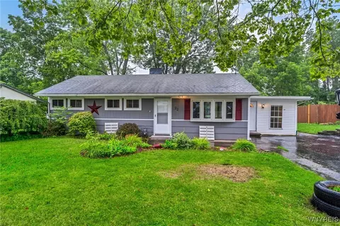 22 Hilltop, Le Roy, NY 14482