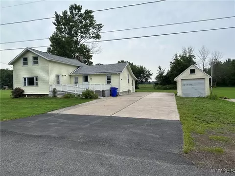 6519 Rounds Rd, Newfane, NY 14108