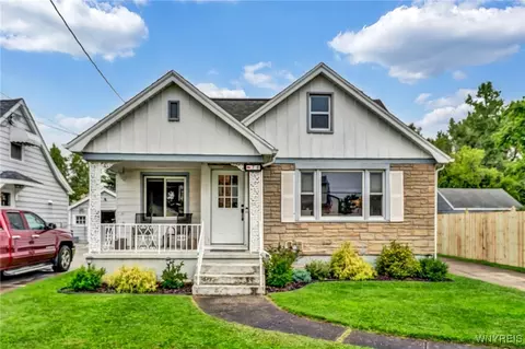 76 Wellworth Pl, Cheektowaga, NY 14225