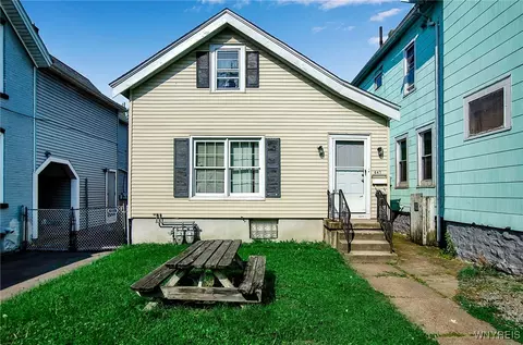 647 Prospect Ave, Buffalo, NY 14213