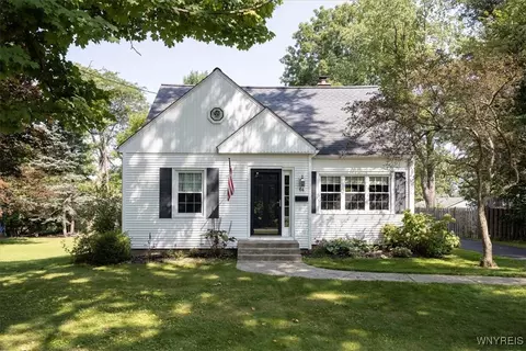 64 Harvard Pl, Orchard Park, NY 14127