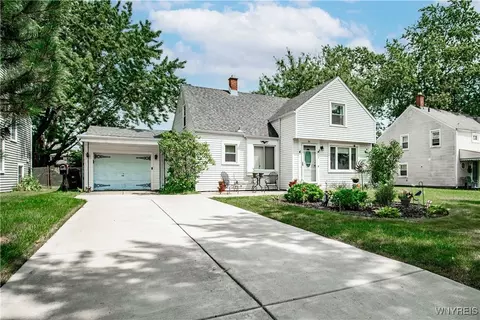 211 Kelvin Dr, Buffalo, NY 14223