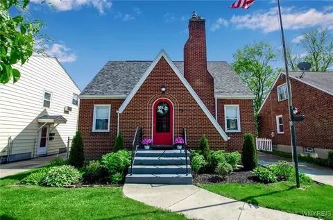 29 Layton Ave, Amherst, NY 14226