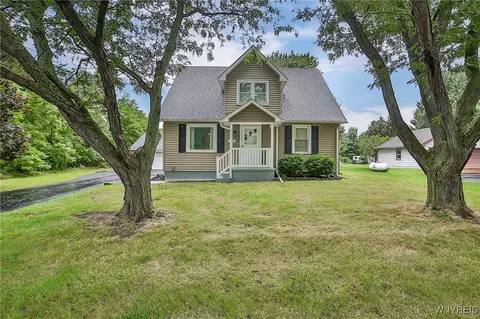 4920 Townline Rd, Sanborn, NY 14132