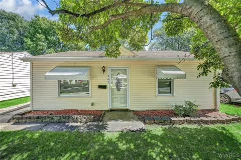 465 73rd St, Niagara Falls, NY 14304
