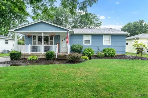 208 Brentwood Dr, North Tonawanda, NY 14120
