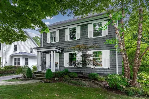 102 Oakgrove Dr, Amherst, NY 14221