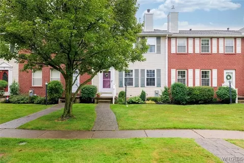 5 Queens Guard, Tonawanda, NY 14150