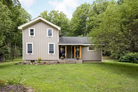 6500 Maple Hill Rd, Wales, NY 14139
