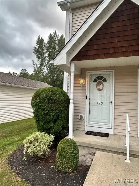 120 Olde Stone Ln, Lancaster, NY 14086
