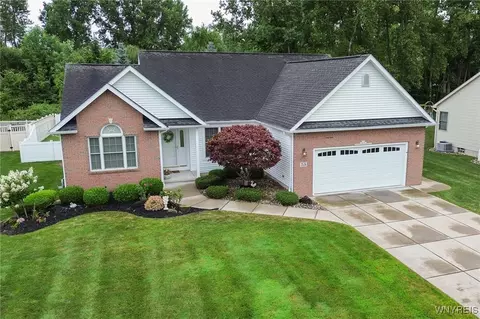3576 Northcreek, Wheatfield, NY 14120