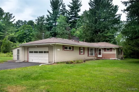 2705 English Rd, Greece, NY 14616